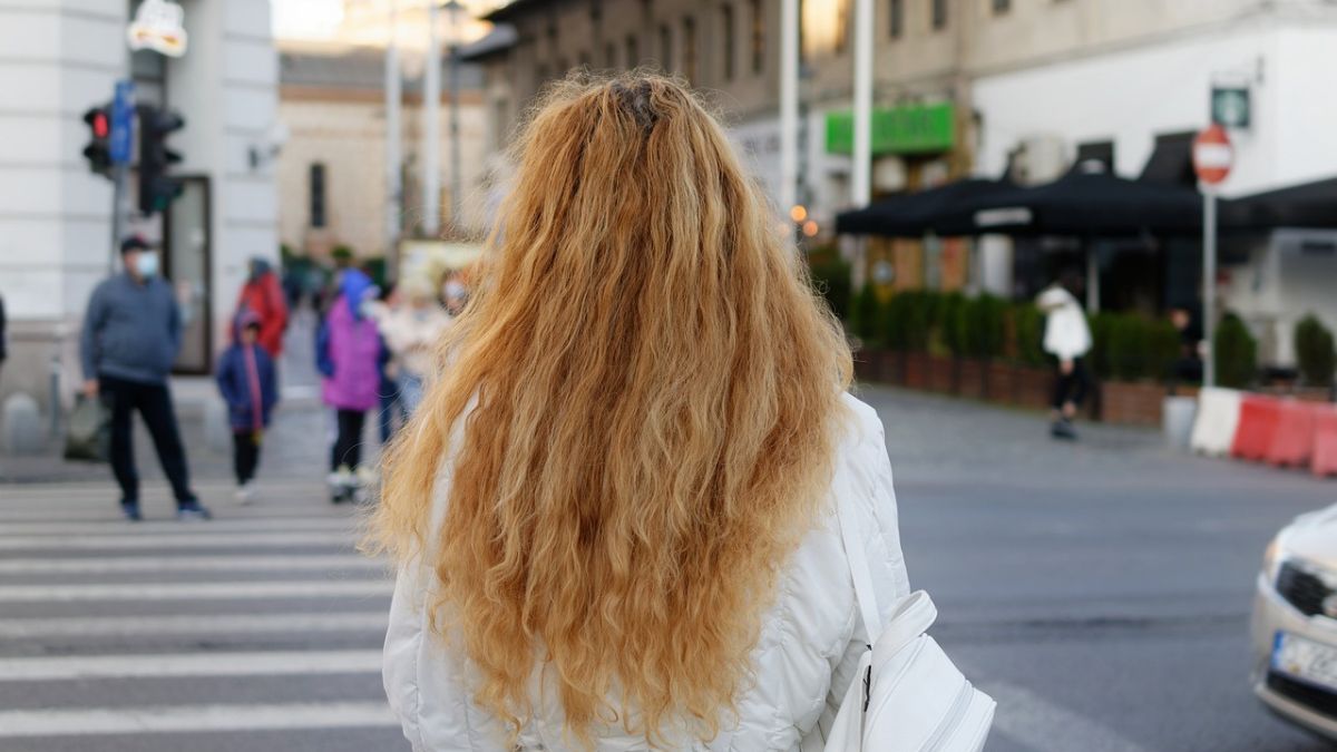 現実逃避で既婚者に恋する女性